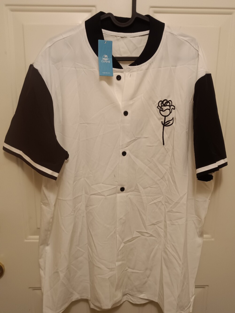 Nwt Cupshe White and Black Rose Button-Up Jersey